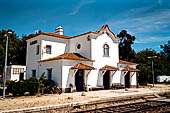 La piccola stazione ferroviaria nei pressi del castello di Almourol